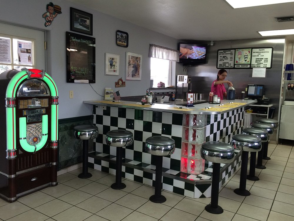 50's Diner Backseat Bar